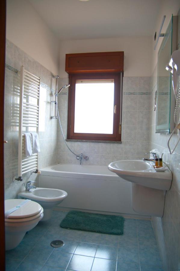 B&Byanet'S Beautiful House Civitavecchia Exterior foto